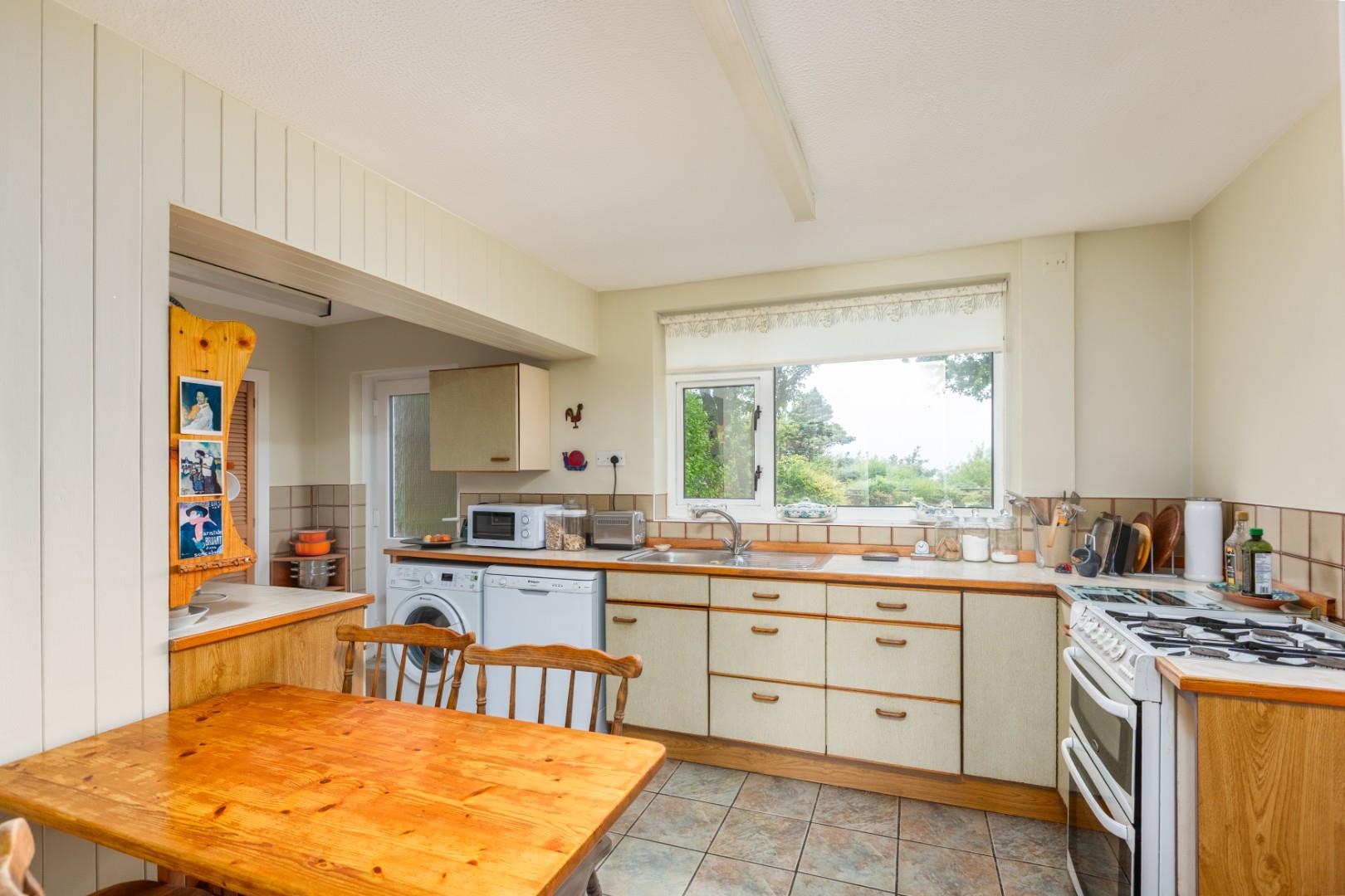 Westland Avenue, West Cross, Swansea, SA3 5NR